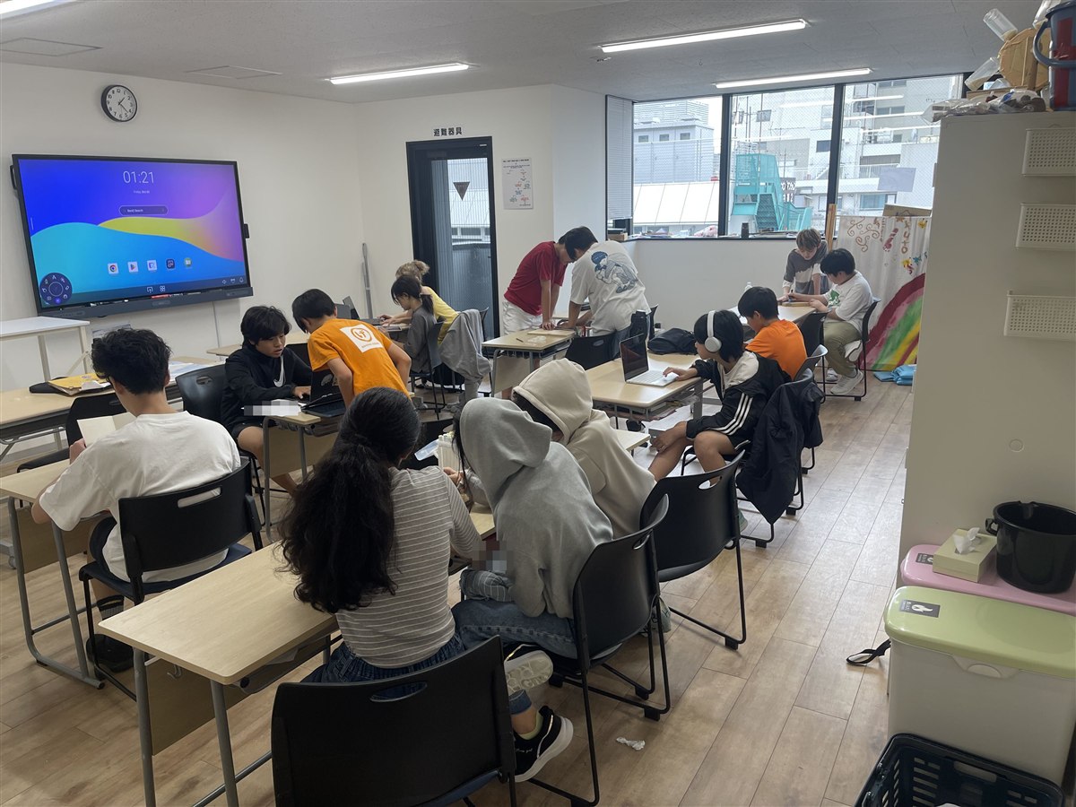 G6の子どもたちがグループで準備する様子